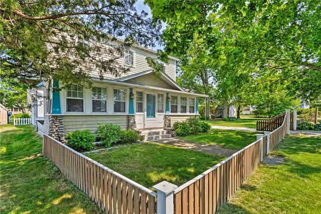 $3,300 | 129 Dighton Avenue, Portsmouth, RI 02871