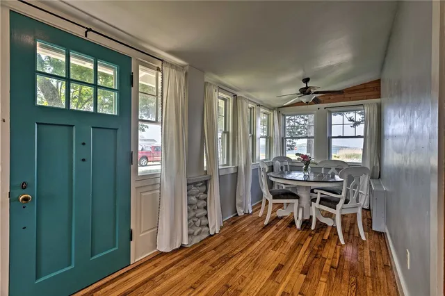 $3,300 | 129 Dighton Avenue, Portsmouth, RI 02871