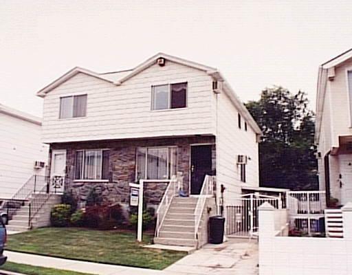 32 Rome Avenue Staten Island, NY 10304 - Photo 1 of 1 Primary Photo