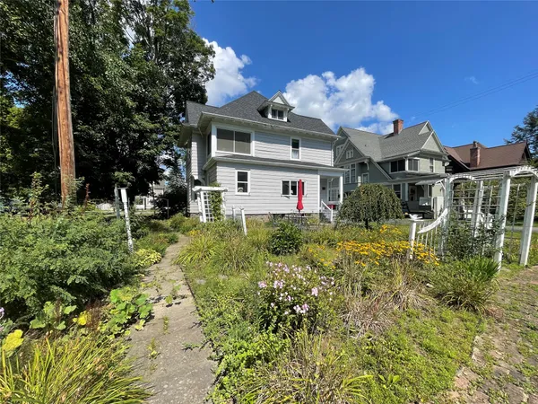 $2,750 | 68 Front Street, Owego, NY 13827