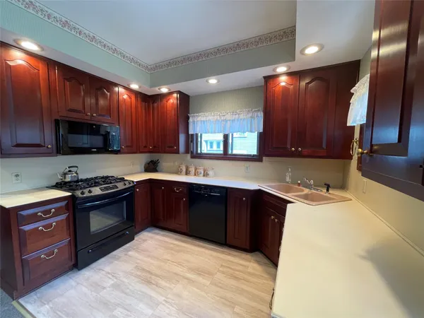 $2,750 | 68 Front Street, Owego, NY 13827