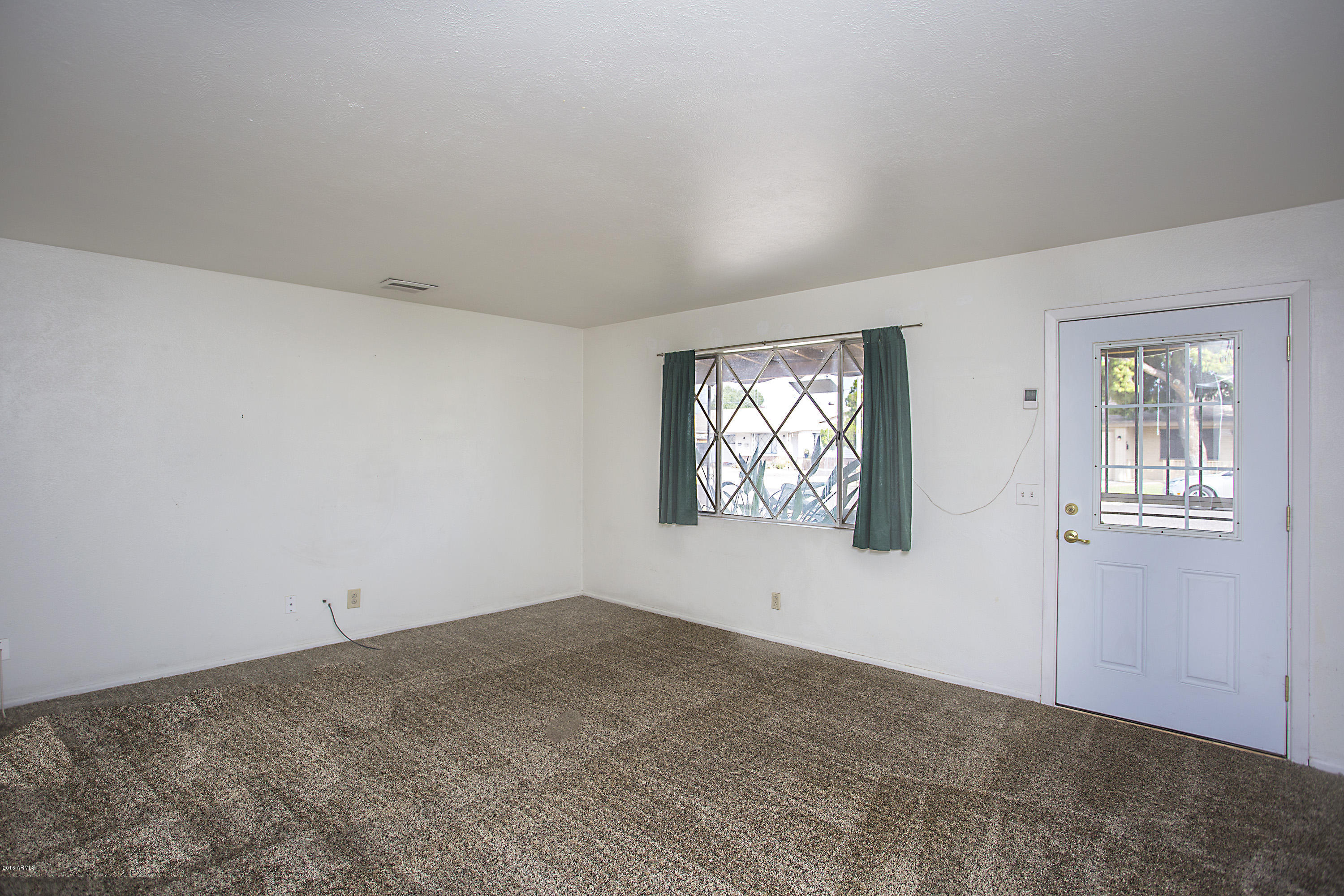 3013 West Charter Oak Road Phoenix, AZ 85029 - Photo 13 of 29 10