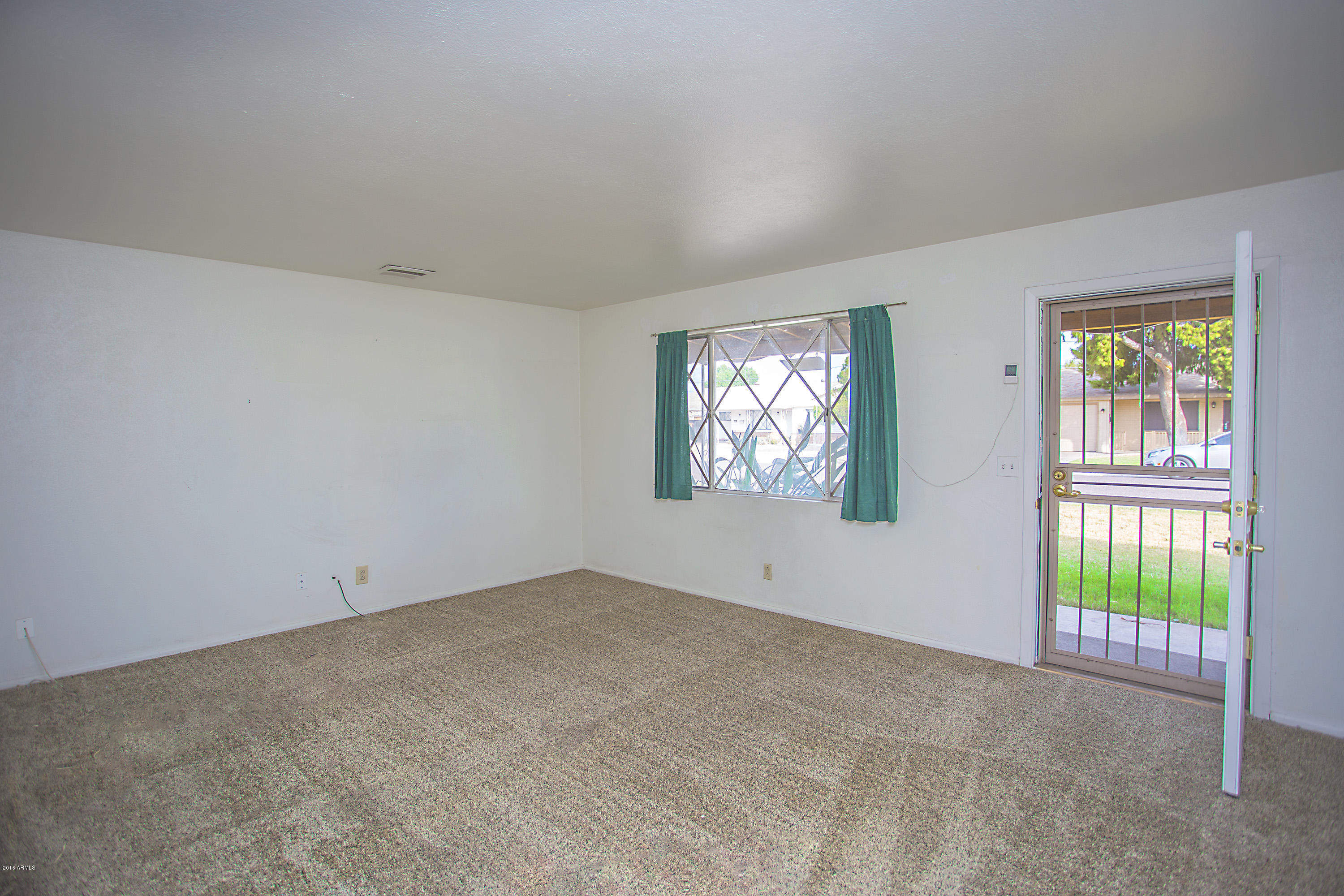 3013 West Charter Oak Road Phoenix, AZ 85029 - Photo 10 of 29 7
