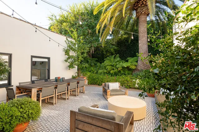 $4,295,000 | 2073 North Catalina Street, Los Angeles, CA 90027