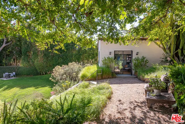 $4,295,000 | 2073 North Catalina Street, Los Angeles, CA 90027