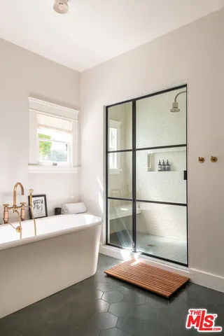 $4,295,000 | 2073 North Catalina Street, Los Angeles, CA 90027