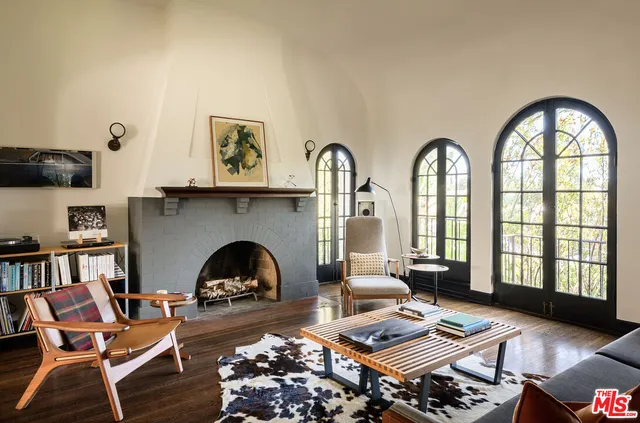 $4,295,000 | 2073 North Catalina Street, Los Angeles, CA 90027