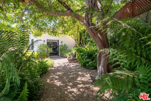 $4,295,000 | 2073 North Catalina Street, Los Angeles, CA 90027