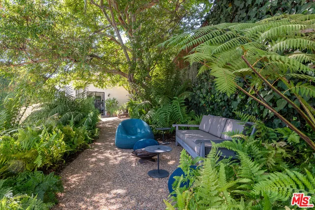 $4,295,000 | 2073 North Catalina Street, Los Angeles, CA 90027