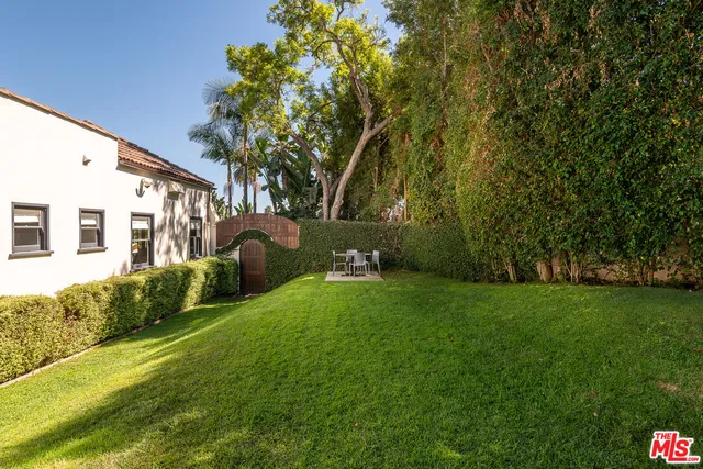 $4,295,000 | 2073 North Catalina Street, Los Angeles, CA 90027