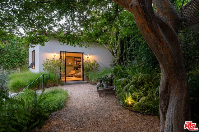 $4,295,000 | 2073 North Catalina Street, Los Angeles, CA 90027