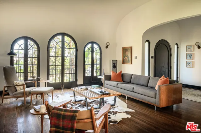 $4,295,000 | 2073 North Catalina Street, Los Angeles, CA 90027