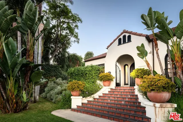 $4,295,000 | 2073 North Catalina Street, Los Angeles, CA 90027