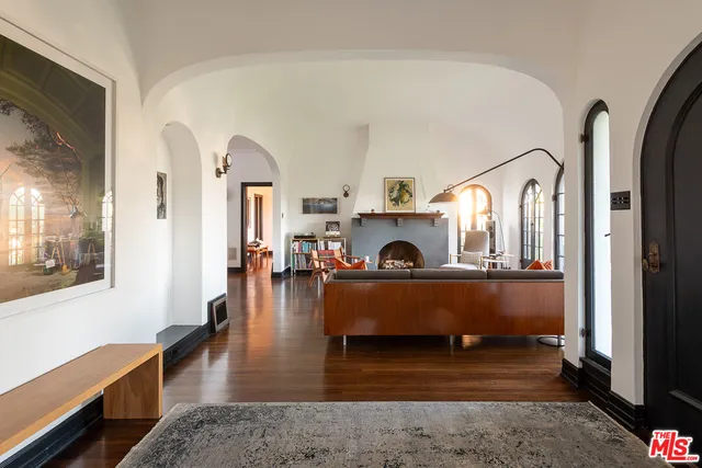 $4,295,000 | 2073 North Catalina Street, Los Angeles, CA 90027