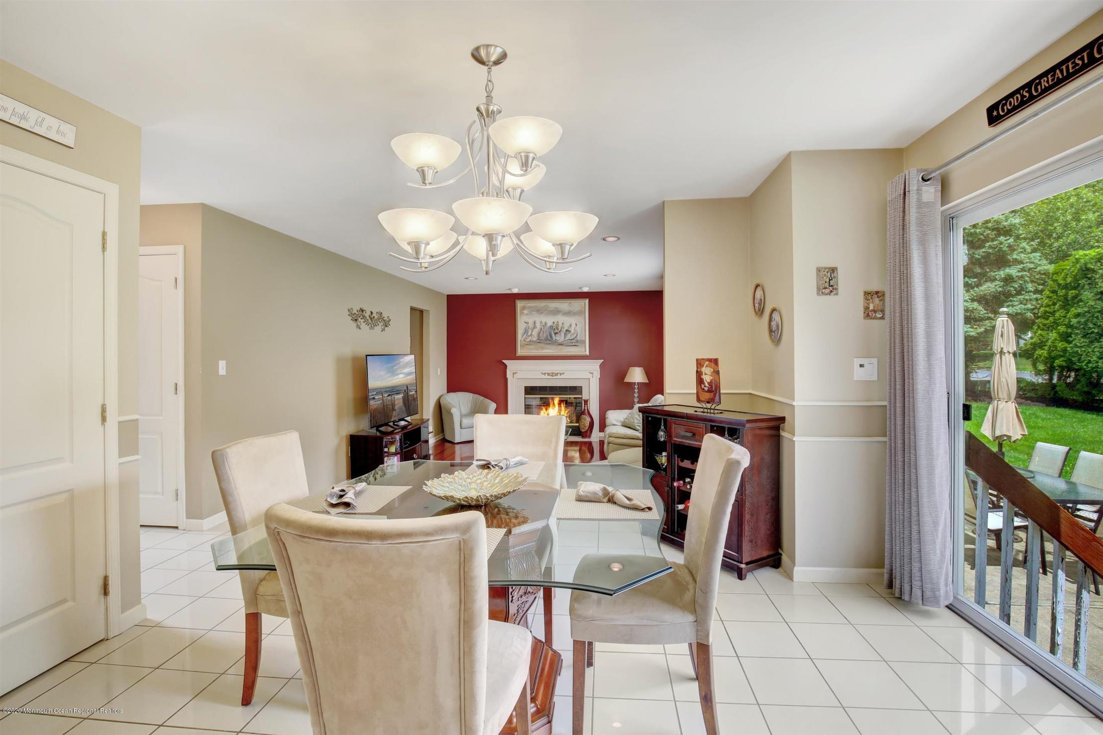1 MacIntosh Court Jackson, NJ 08527 - Photo 17 of 30 15-Breakfast Nook