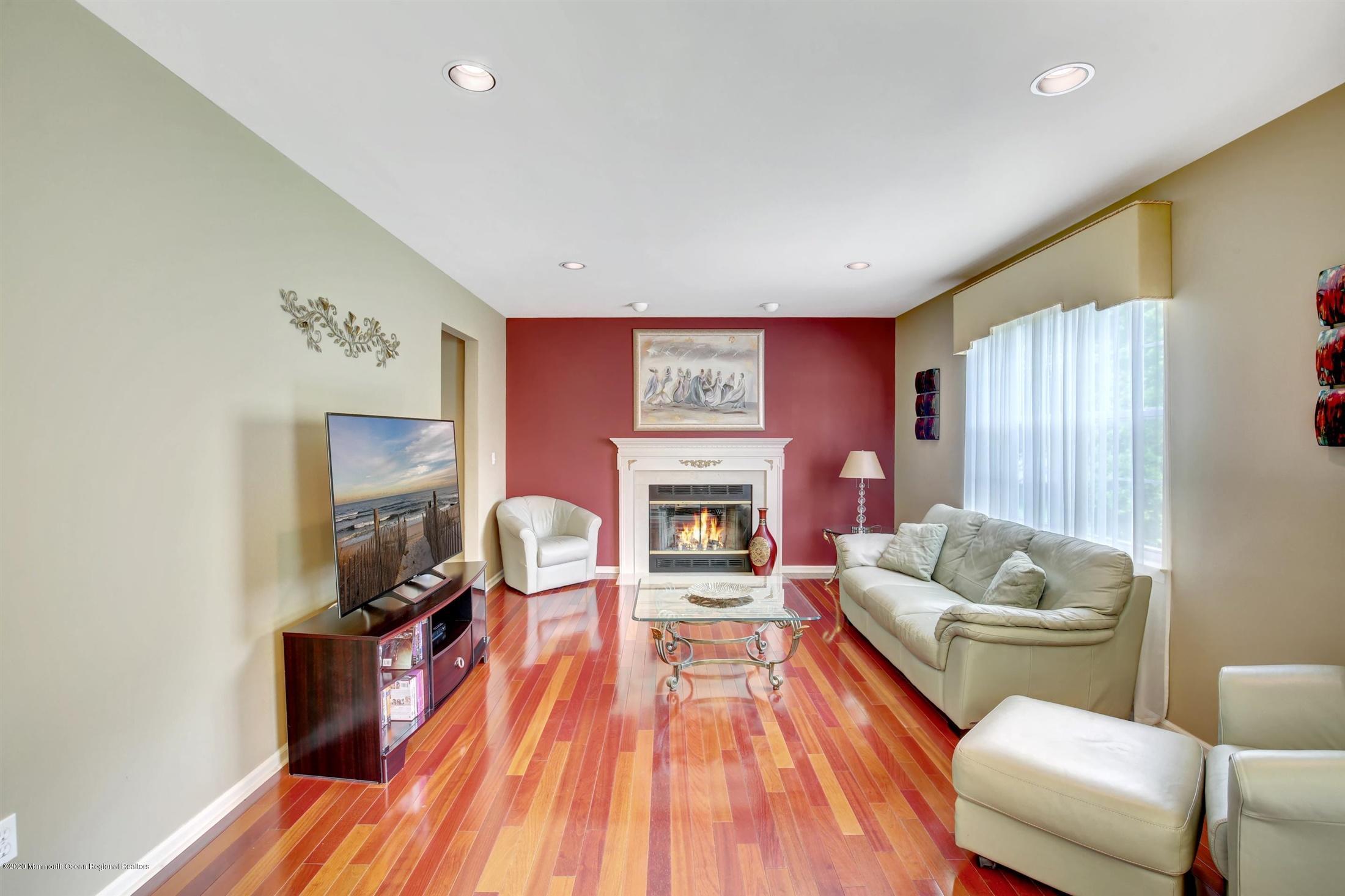 1 MacIntosh Court Jackson, NJ 08527 - Photo 18 of 30 16-Family Room