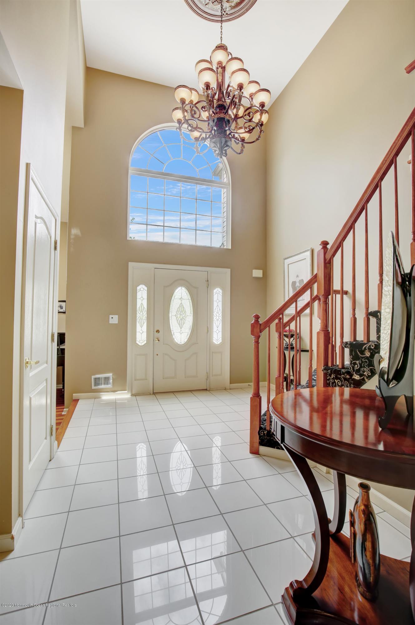 1 MacIntosh Court Jackson, NJ 08527 - Photo 3 of 30 20-Foyer