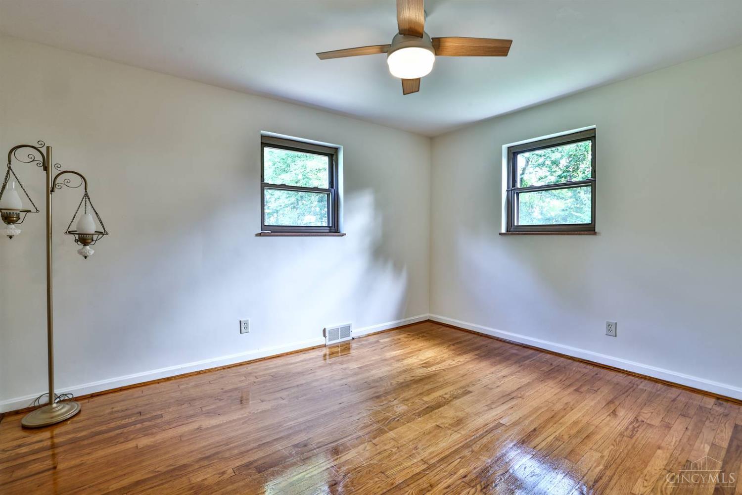 5397 Belclare Road Cincinnati, OH 45247 - Photo 17 of 30 Gallery Image 17