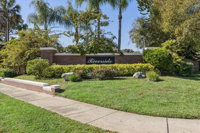 $390,000 | 1860 Greenbrook Court, Oviedo, FL 32766