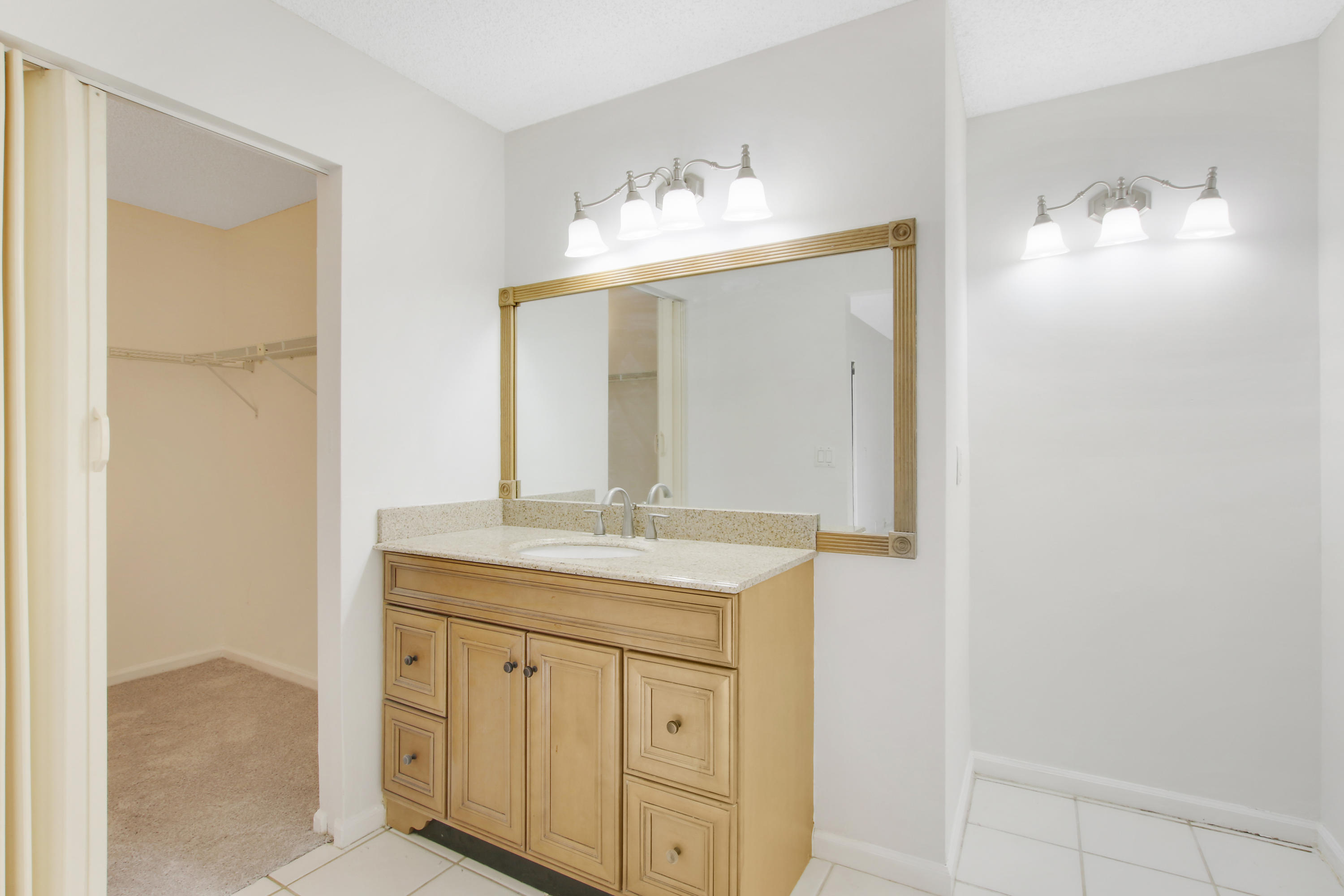 302 Summerwinds Lane Jupiter, FL 33458 - Photo 23 of 41 Master Bathroom