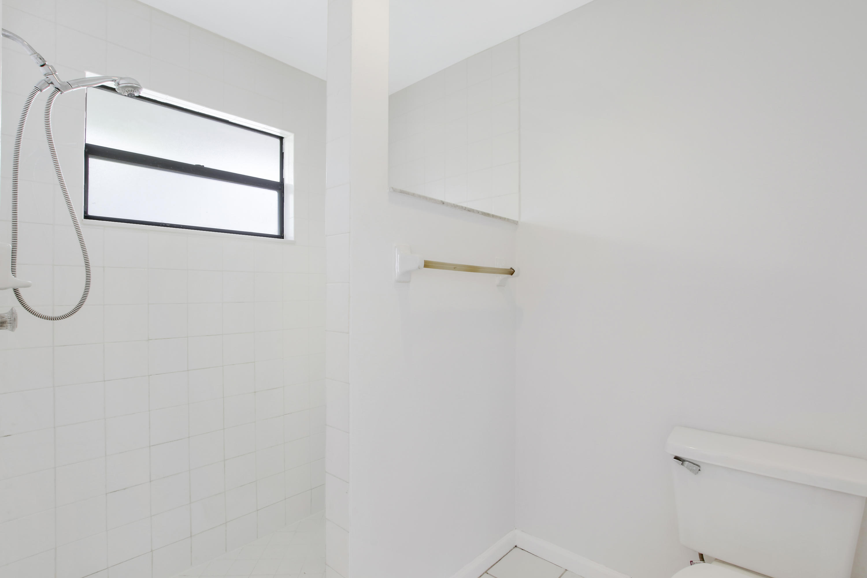 302 Summerwinds Lane Jupiter, FL 33458 - Photo 24 of 41 Masterbathroom