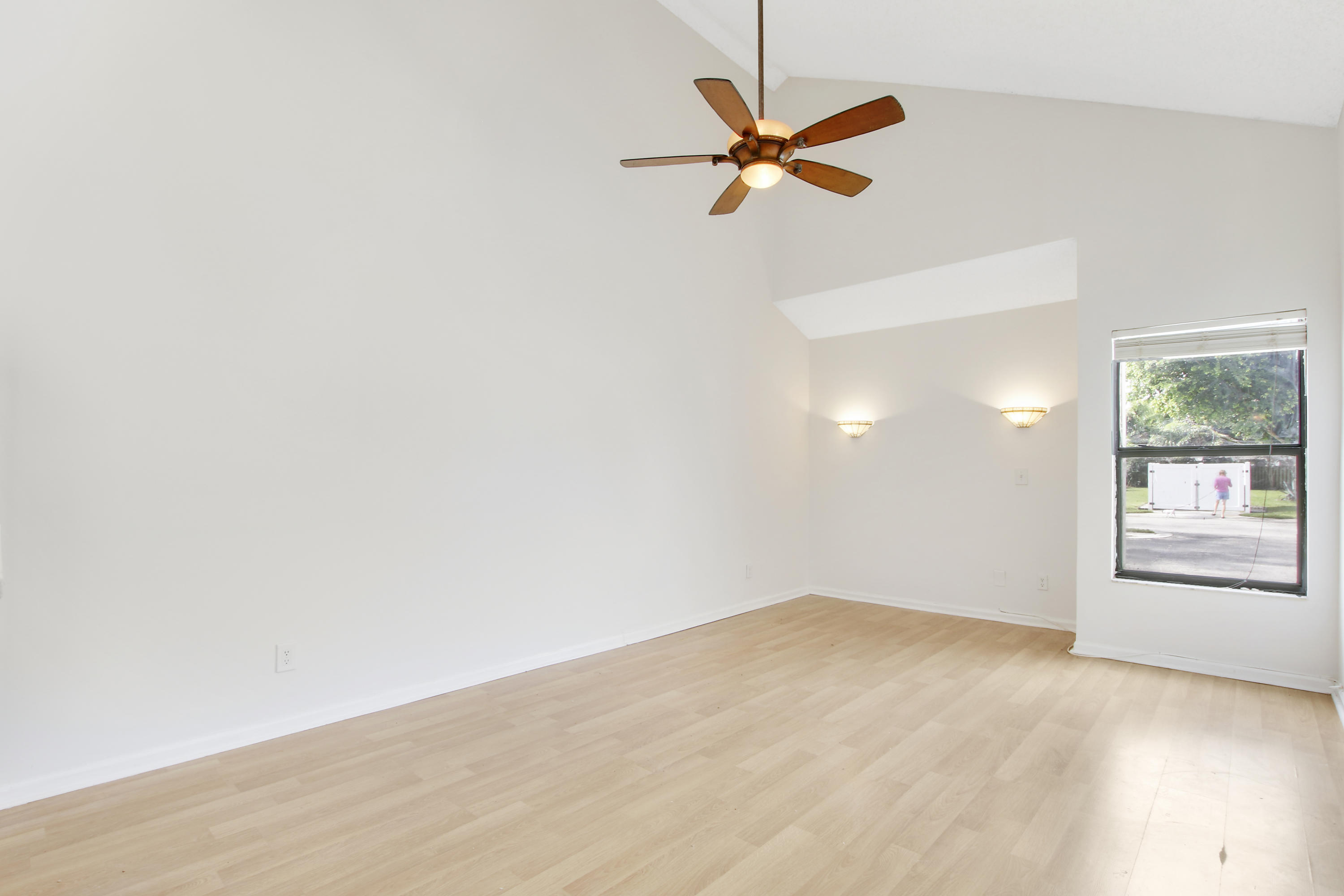 302 Summerwinds Lane Jupiter, FL 33458 - Photo 6 of 41 Living Room