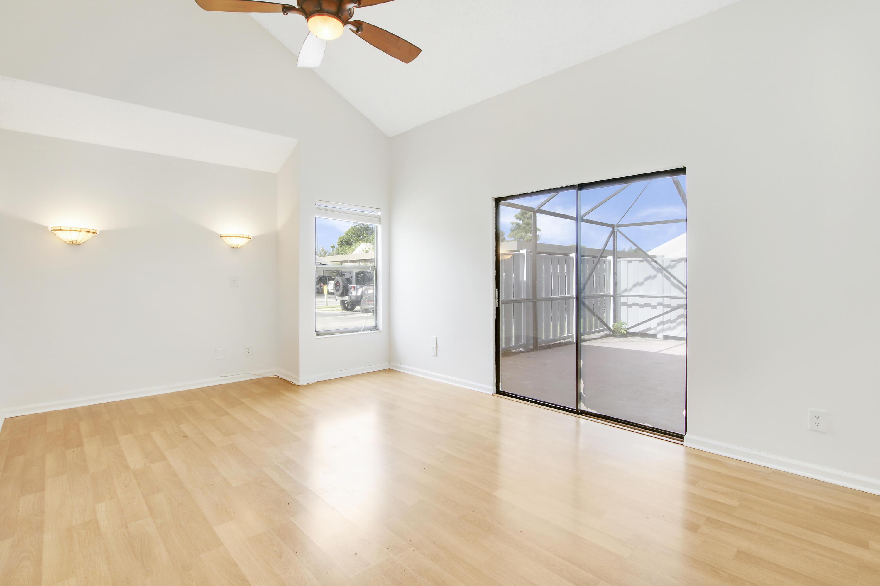 302 Summerwinds Lane Jupiter, FL 33458 - Photo 7 of 41 Living Room