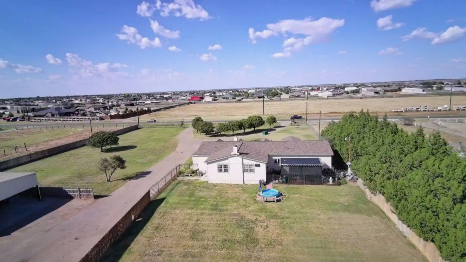 2811 Woodrow Road Lubbock, TX 79423 - Photo 3 of 69 4644215579269459774