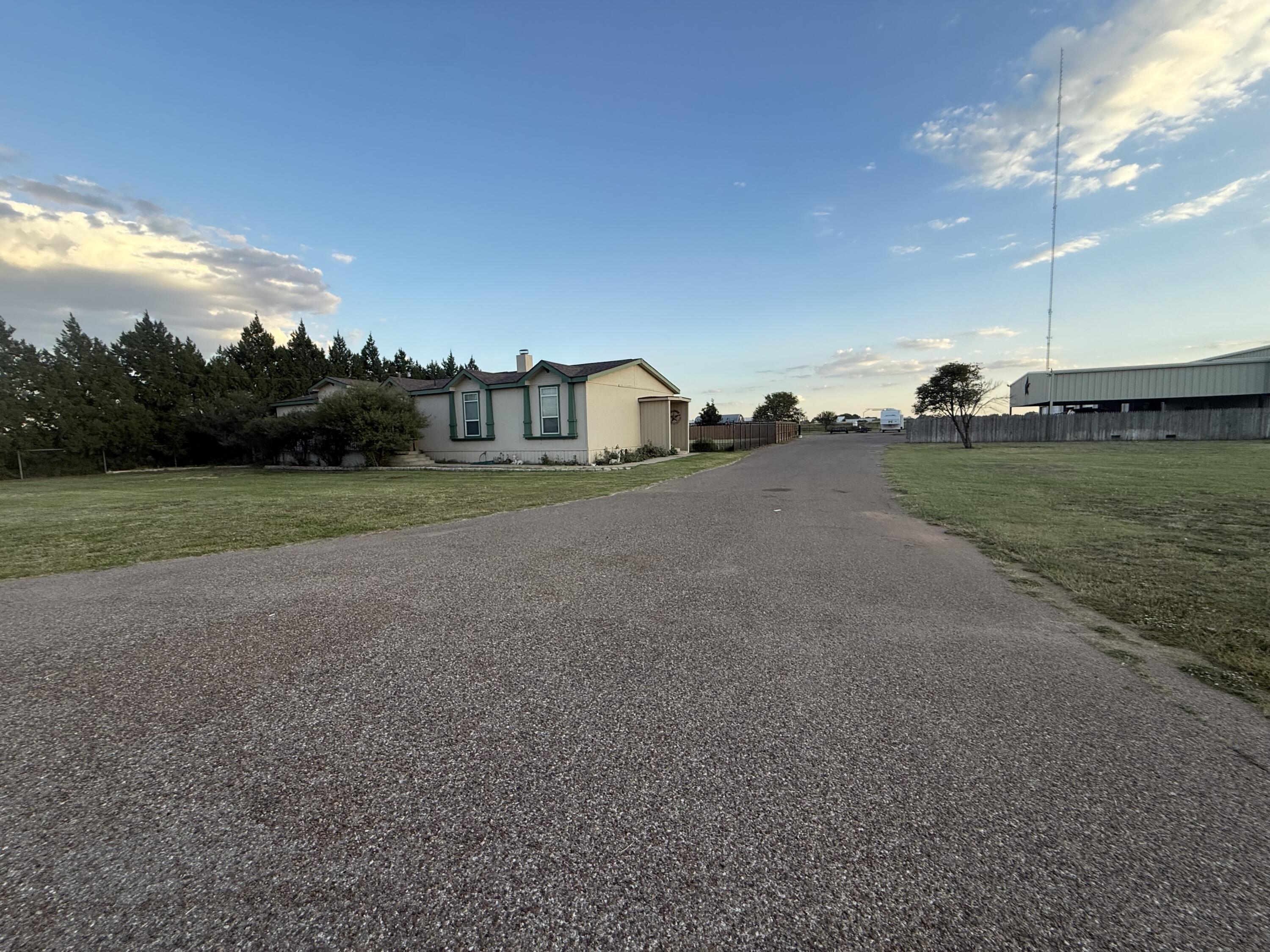 2811 Woodrow Road Lubbock, TX 79423 - Photo 6 of 69 IMG_3704