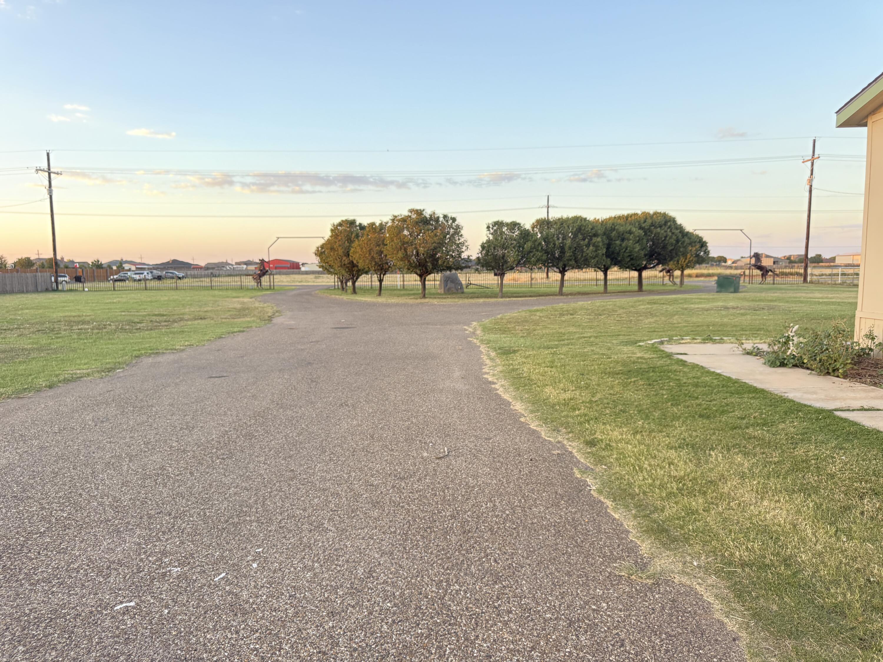 2811 Woodrow Road Lubbock, TX 79423 - Photo 7 of 69 IMG_3768
