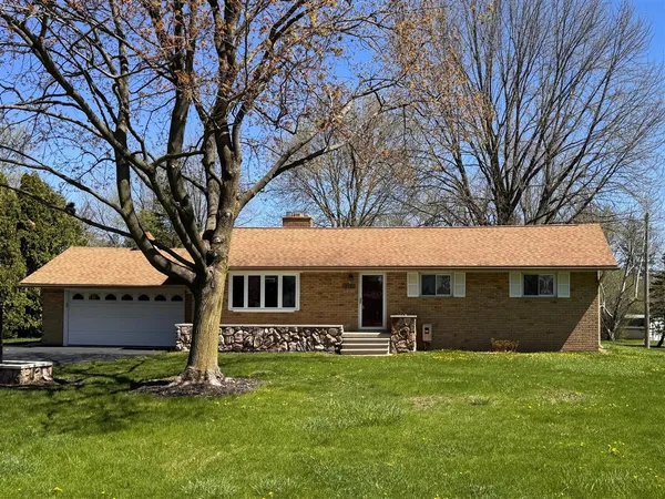 $525,000 | 219 Ottawa Drive, Troy, MI 48085