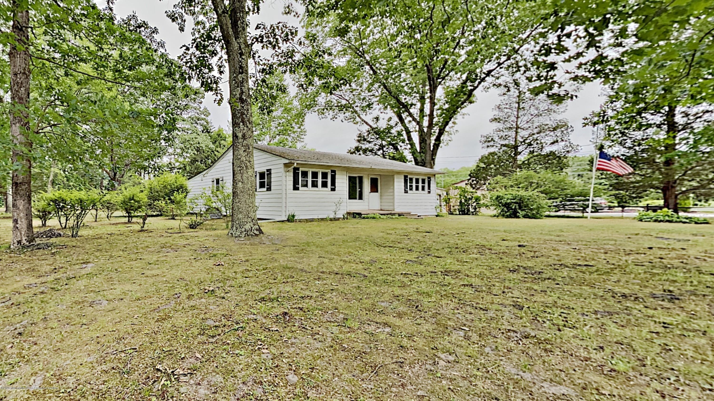 421 East Millstream Road Cream Ridge, NJ 08514 - Photo 3 of 33 2_Image_HF6JmWhhQA