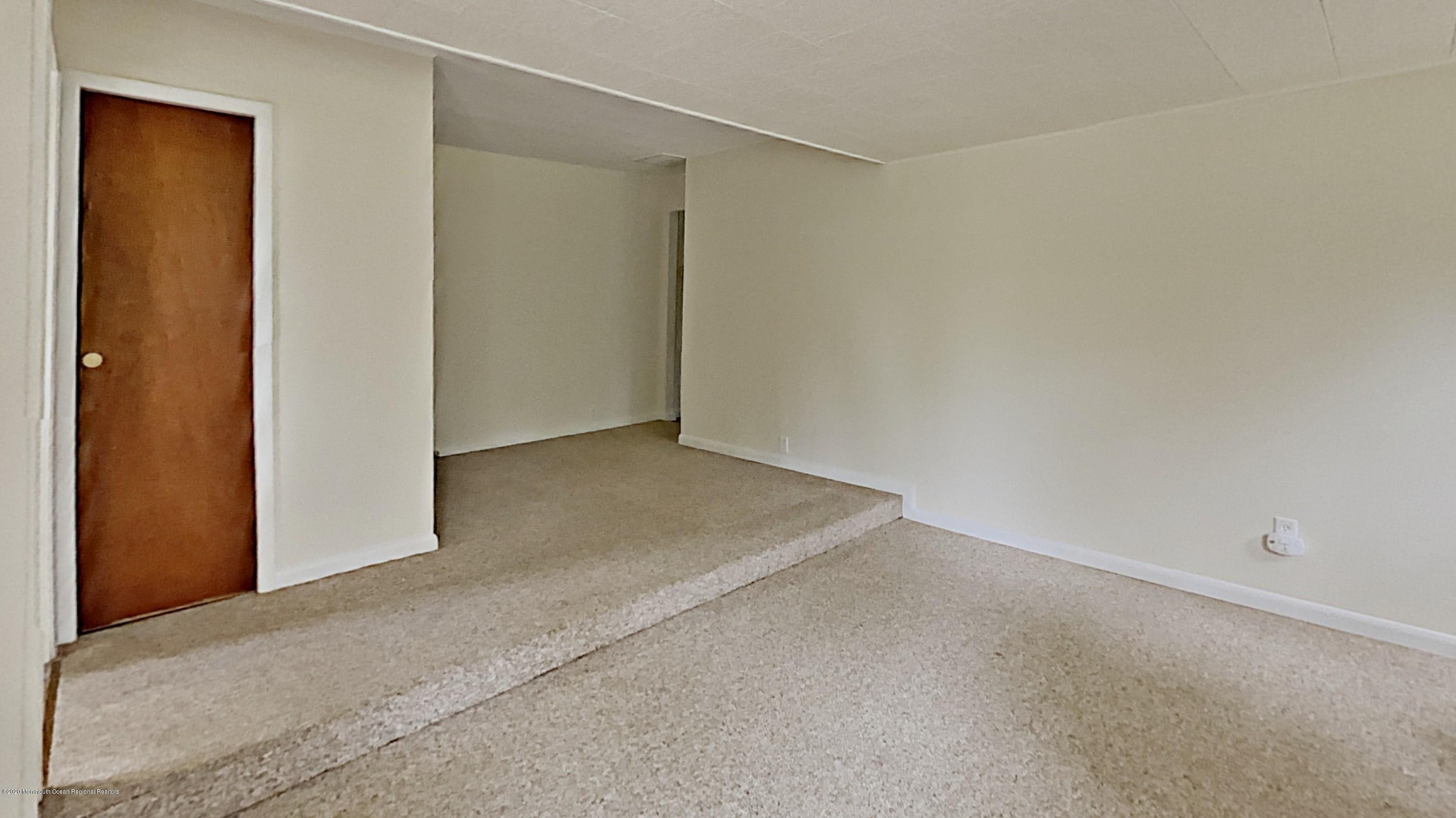 421 East Millstream Road Cream Ridge, NJ 08514 - Photo 8 of 33 7_Image_VPT8Q8l0qc