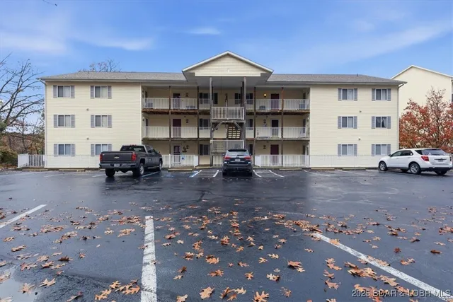 $215,000 | 1481 Ledges Drive, Unit A43, Osage Beach, MO 65065