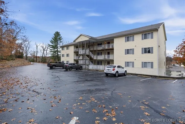 $215,000 | 1481 Ledges Drive, Unit A43, Osage Beach, MO 65065