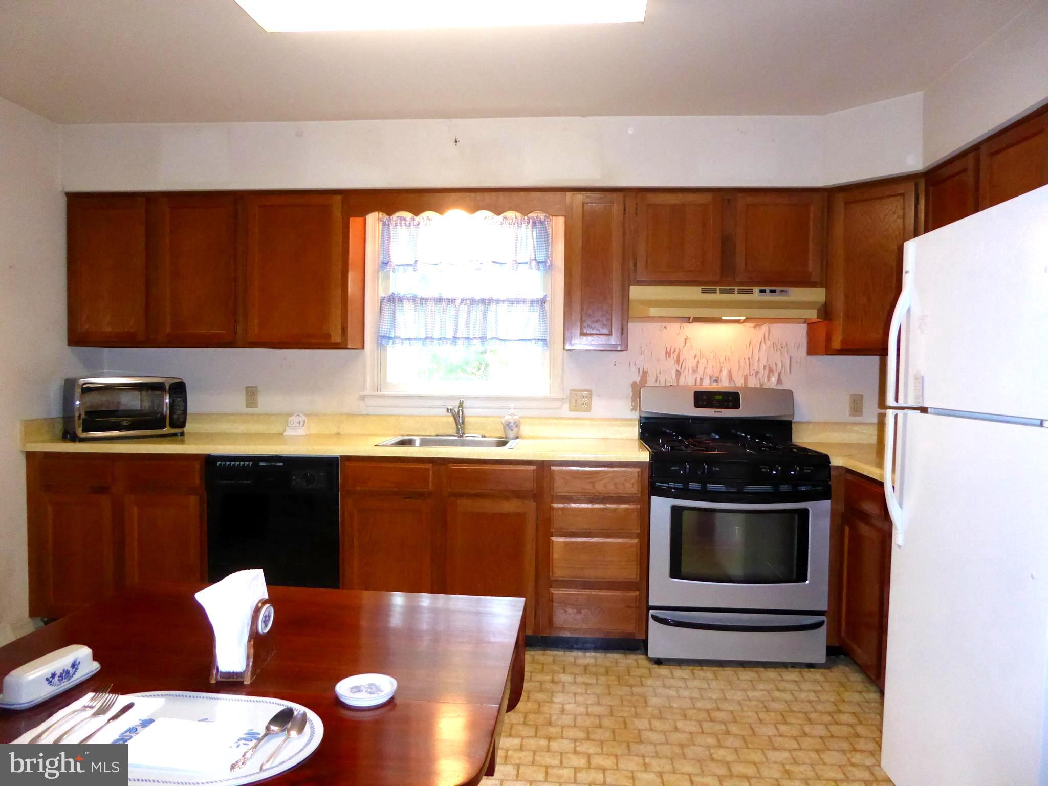 264 North Ridge Avenue Ambler, PA 19002 - Photo 6 of 11 Kitchen