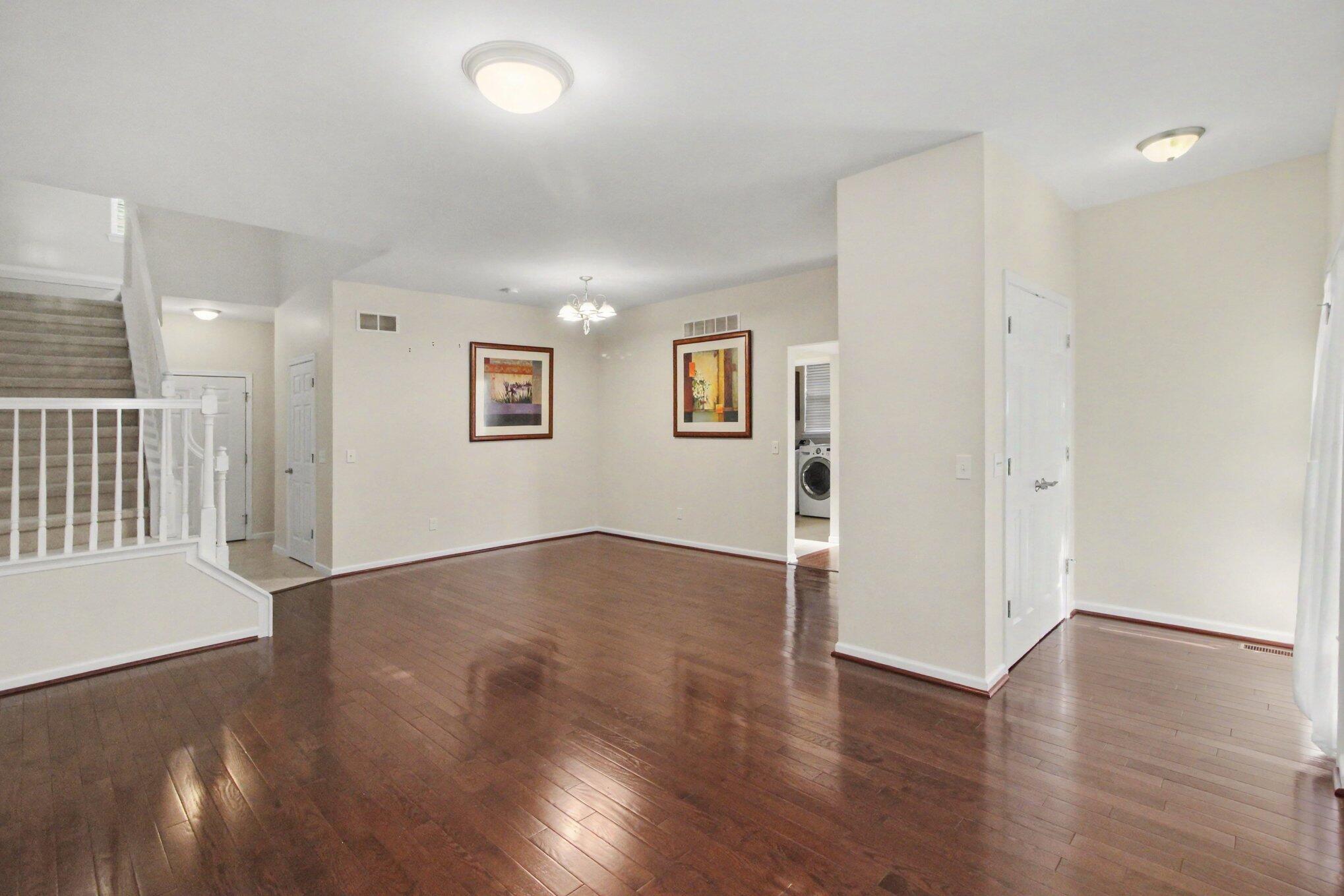 41574 Mitchell Road Novi, MI 48377 - Photo 4 of 27 004_file_6336
