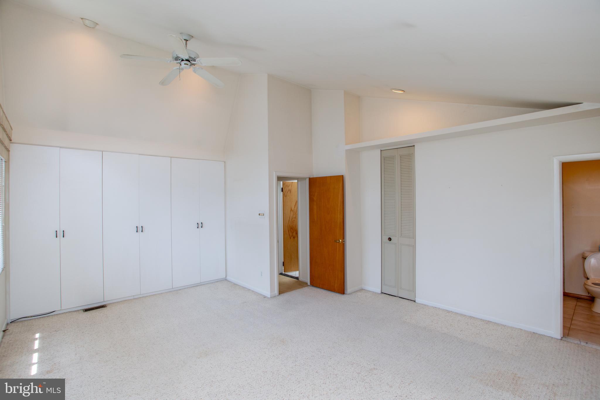 527 Cedarbrook Road Southampton, PA 18966 - Photo 24 of 43 Primary Bedroom