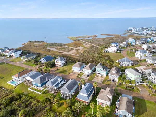 $3,500 | 22520 Bay Point Drive, Galveston, TX 77554