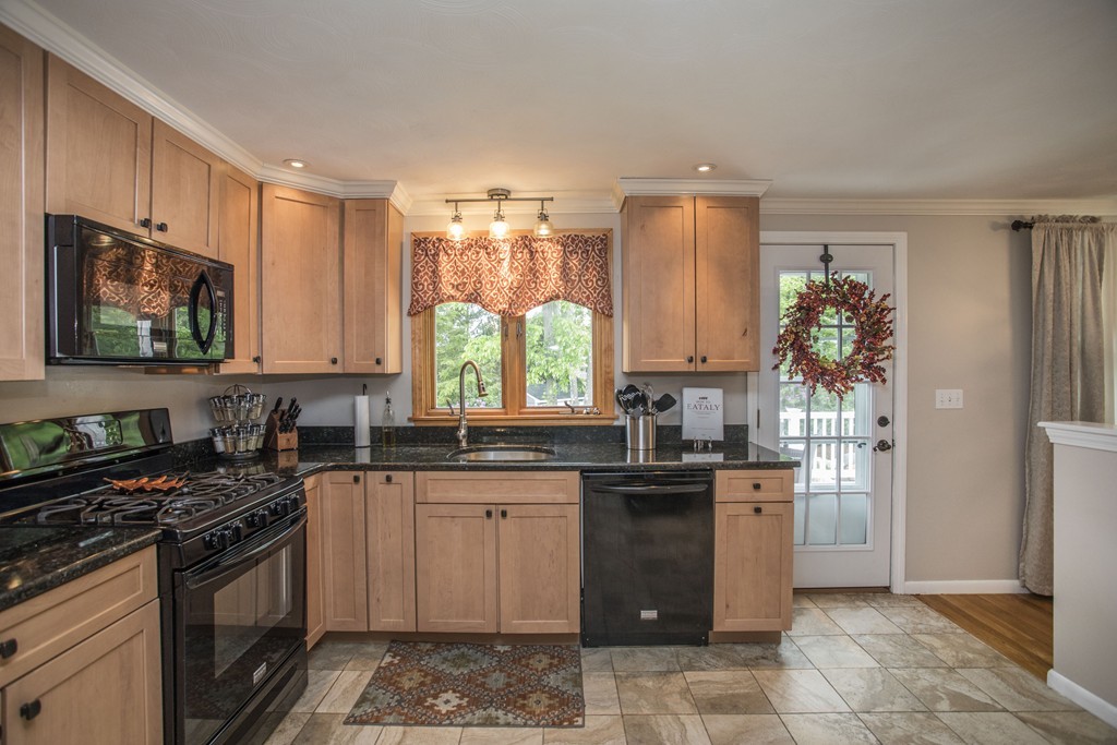 10 Flynn Road Stoughton, MA 02072 - Photo 17 of 30 Gallery Image 17