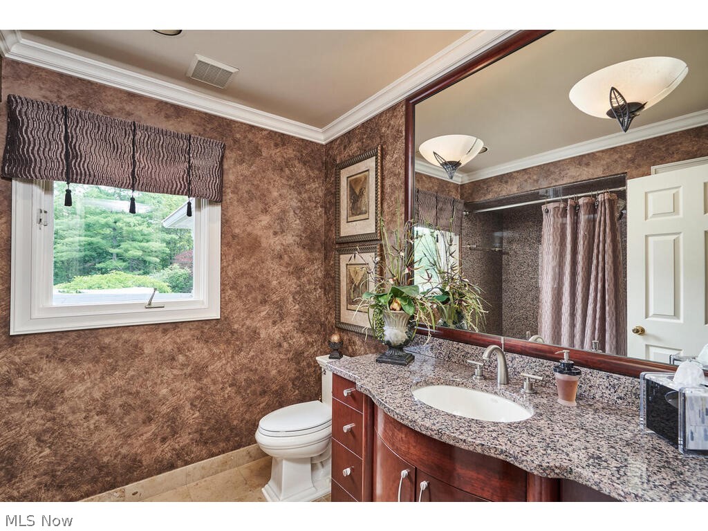 3000 Roundhill Road Akron, OH 44333 - Photo 36 of 45