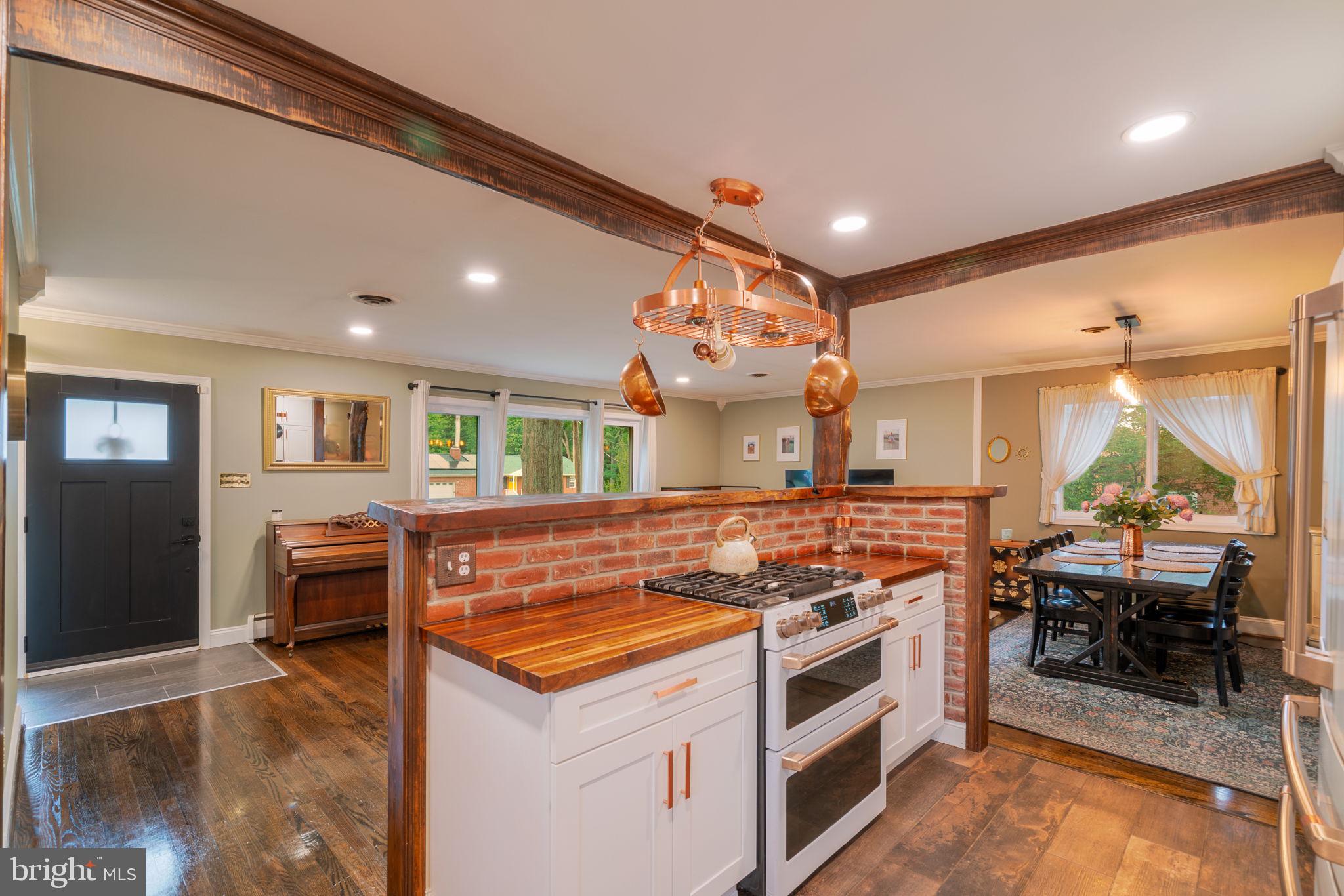 9021 Buckner Road Alexandria, VA 22309 - Photo 8 of 43 Gallery Image 8