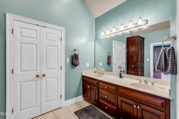 $599,000 | 19241 Hunter Drive, Kiln, MS 39556