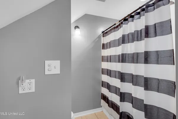 $599,000 | 19241 Hunter Drive, Kiln, MS 39556