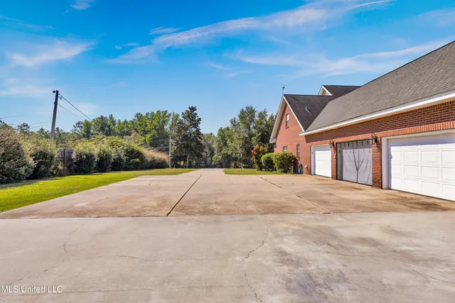 $625,000 | 19241 Hunter Drive, Kiln, MS 39556