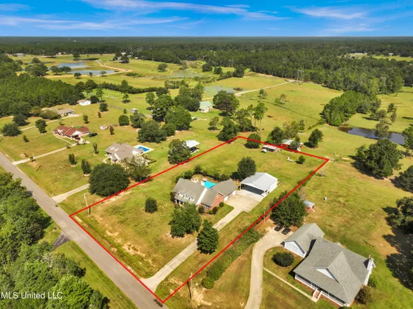 $599,000 | 19241 Hunter Drive, Kiln, MS 39556