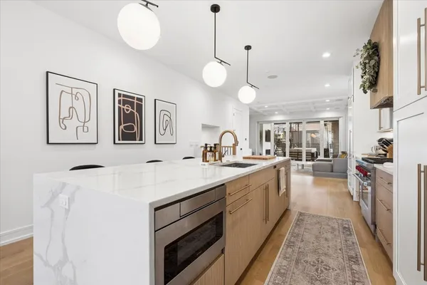 $1,400,000 | 2640 North Bosworth Avenue, Unit 1N, Chicago, IL 60614