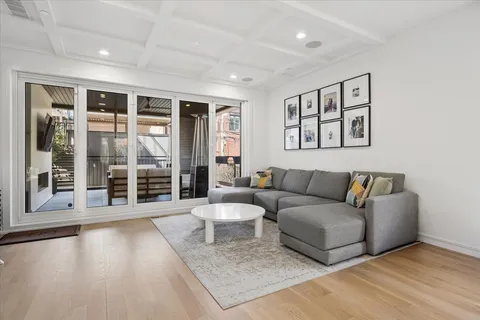 $1,400,000 | 2640 North Bosworth Avenue, Unit 1N, Chicago, IL 60614