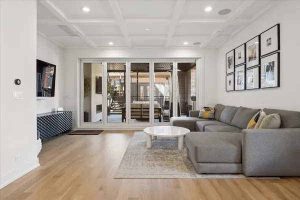 $1,400,000 | 2640 North Bosworth Avenue, Unit 1N, Chicago, IL 60614