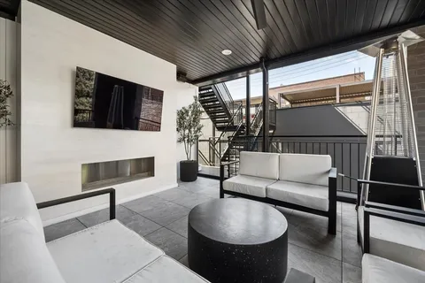 $1,400,000 | 2640 North Bosworth Avenue, Unit 1N, Chicago, IL 60614